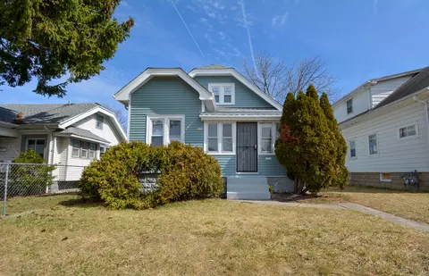 4672 N N Pkwy, Milwaukee, WI 53209