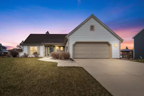 8189 S 36th, Franklin, WI 53132