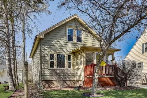 306 Blaine, Racine, WI 53405