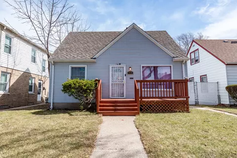 4438 N 22nd, Milwaukee, WI 53209