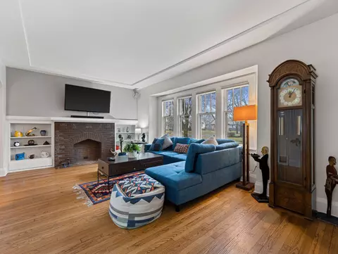 1516 E Olive, Shorewood, WI 53211