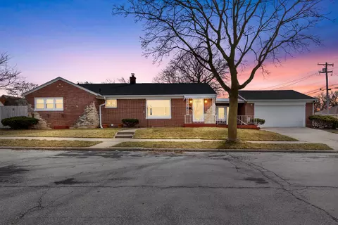 9301 W Auer, Milwaukee, WI 53222