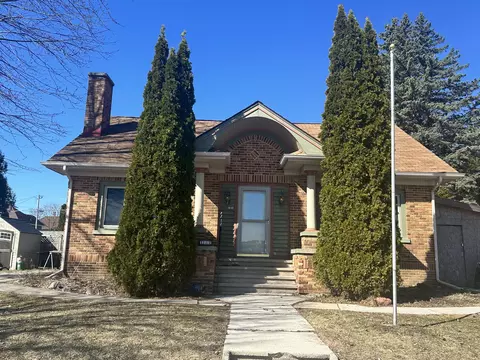 131 N Lincoln, Elkhart Lake, WI 53020