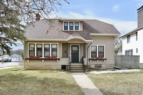 279 5th, Winona, MN 55987