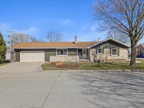 837 S 121st, West Allis, WI 53214