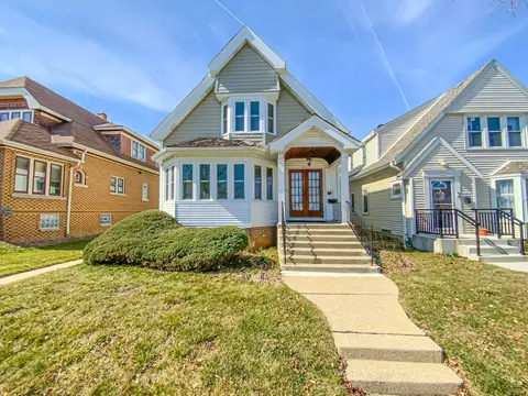 3207 S 10th, Milwaukee, WI 53215