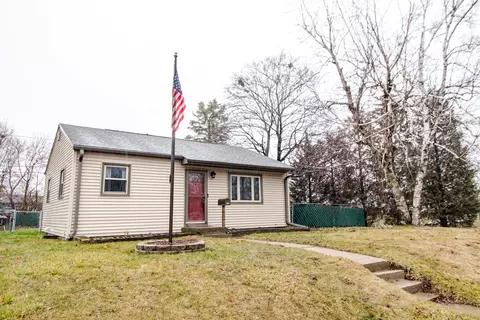 2403 E Van Norman, Saint Francis, WI 53235