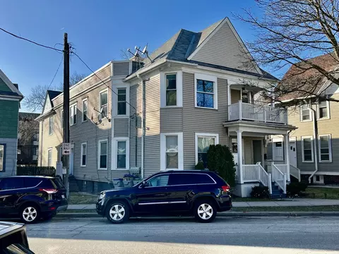 2423 N Farwell #2425, Milwaukee, WI 53211