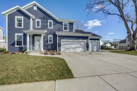 w241n5656 Maple Grv, Sussex, WI 53089