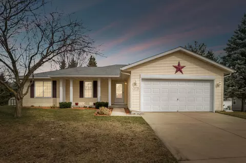 2712 Hidden Frst, West Bend, WI 53090