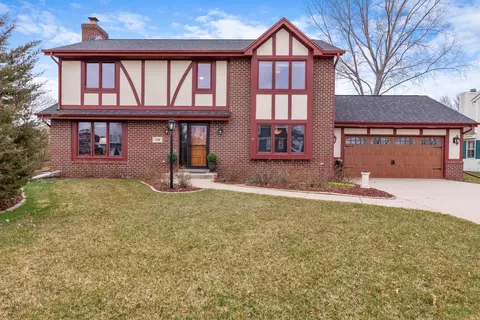 7368 W Brunn, Franklin, WI 53132