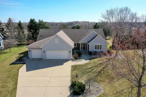 2971 W Yorkshire, Franklin, WI 53132