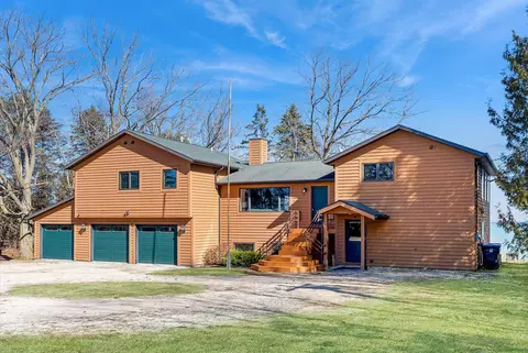 12409 Lakeshore, Centerville, WI 53015