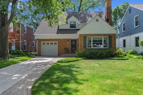 933 E Sylvan, Whitefish Bay, WI 53217