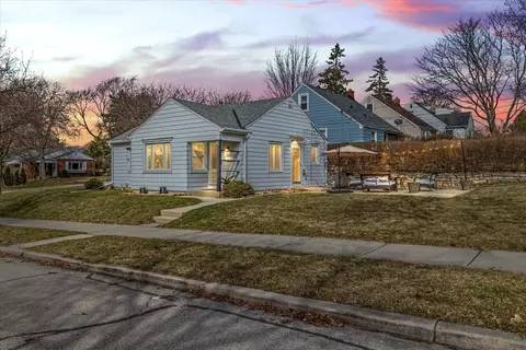 8824 W Locust, Milwaukee, WI 53222