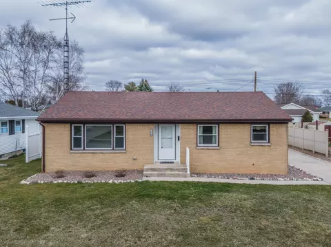 1610 Reed, Manitowoc, WI 54220
