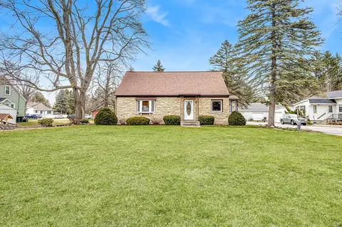 1350 W Washington, Cleveland, WI 53015