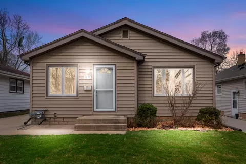 1033 S 91st, West Allis, WI 53214