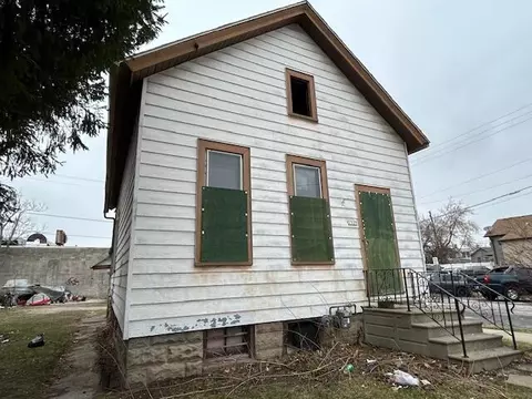 1529 S Pearl, Milwaukee, WI 53204