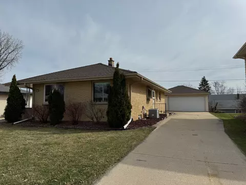 2624 S 93rd, West Allis, WI 53227