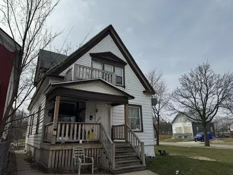 827 W Hadley, Milwaukee, WI 53206