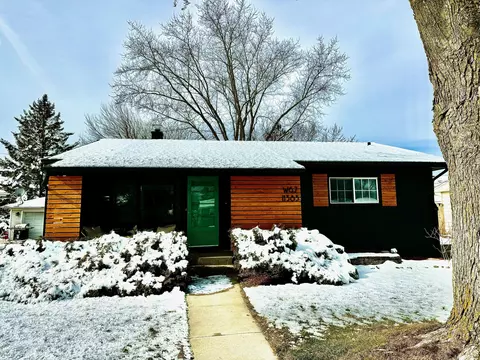 w67n383 Grant, Cedarburg, WI 53012