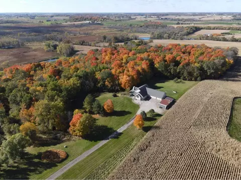 n747 North Crawfish Road, Ixonia, WI 53036