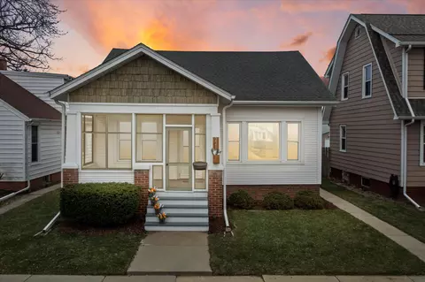 2213 Saint Clair, Racine, WI 53402