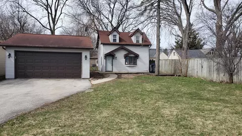 922 Harding, Waukesha, WI 53186