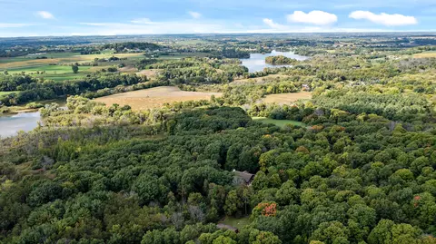 w1753 Pond Road, Rubicon, WI 53078