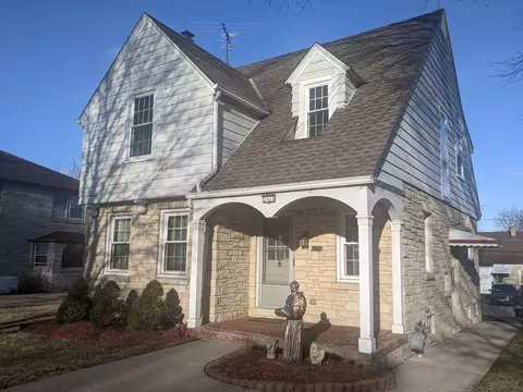 2426 S 60th, West Allis, WI 53219