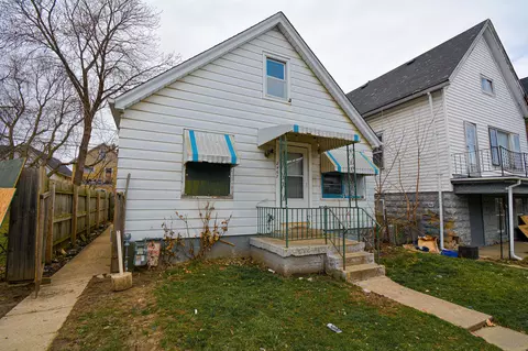 2467 S 5th, Milwaukee, WI 53207