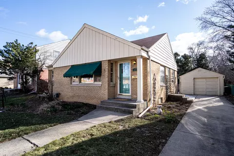 2652 N 86th, Wauwatosa, WI 53226