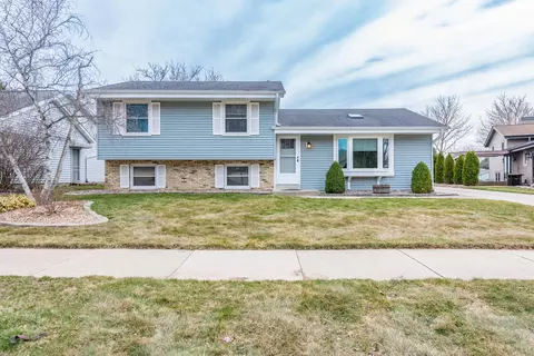 8570 S Parknoll, Oak Creek, WI 53154