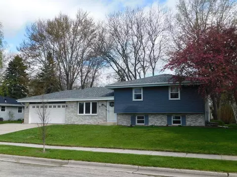226 W W Brg, Grafton, WI 53024