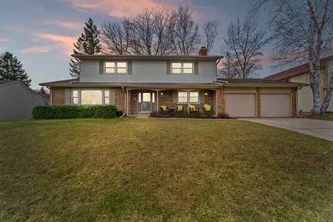 3244 W Joliet, Mequon, WI 53092