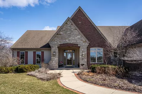 n87w27321 Emerald Flds, Hartland, WI 53029