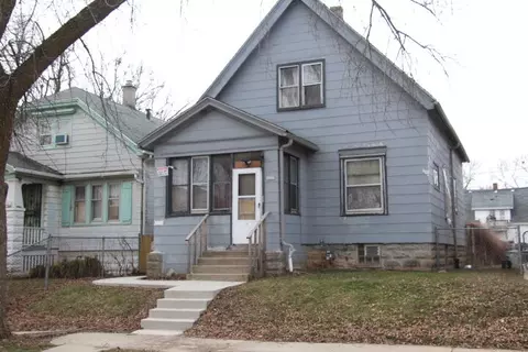 3223 W Auer, Milwaukee, WI 53216