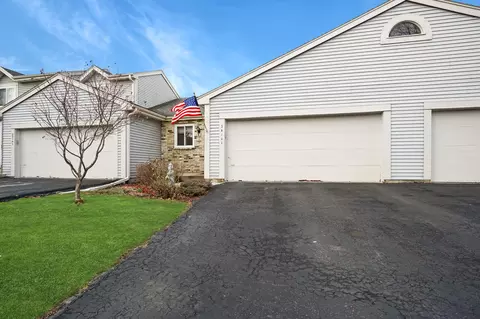 2414 Willowood #B, Waukesha, WI 53188