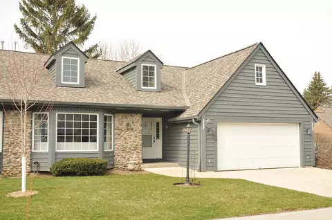 3845 S Oakridge, Greenfield, WI 53228