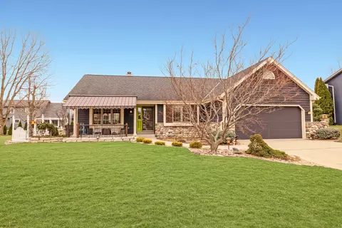 4111 W Thorncrest, Franklin, WI 53132