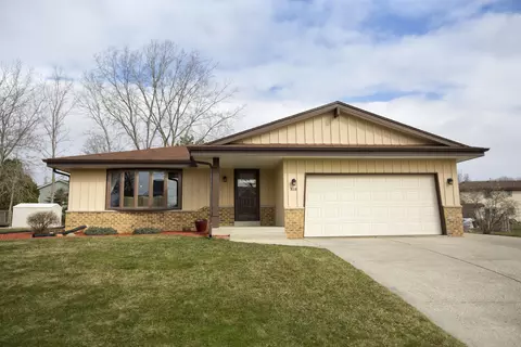 3118 W Thorncrest, Franklin, WI 53132
