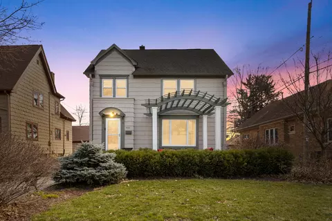 5610 S 110th, Hales Corners, WI 53130