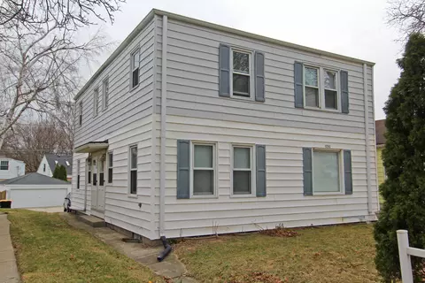 2742 N Wauwatosa, Wauwatosa, WI 53222