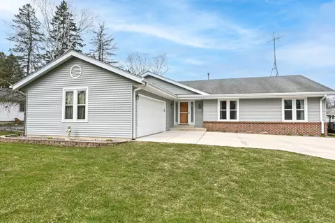 4201 S 97th, Greenfield, WI 53228