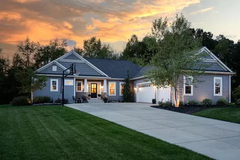 w229n4341 Baker, Pewaukee, WI 53072