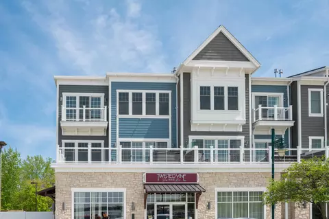 145 W Wisconsin #1, Pewaukee, WI 53072