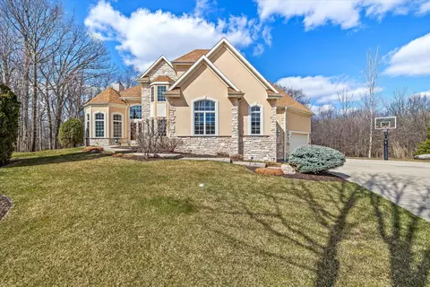 4672 W Alanna, Franklin, WI 53132