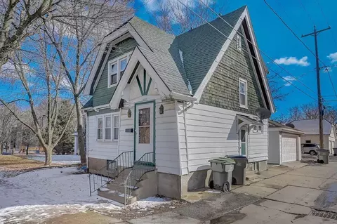 5021 W Garfield, Milwaukee, WI 53208
