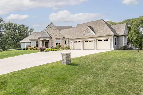 1585 Lone Oak, Brookfield, WI 53045
